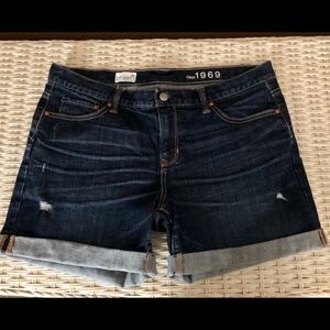 Gap 1969 Sexy Boyfriend Short